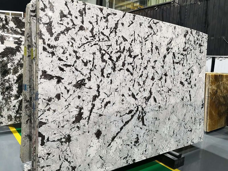 White Spring Granite for Slab/Tile/Countertop/Island/Kitchen