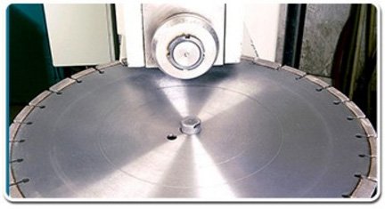 Quality inspection of diamond circular saw blades (4) Quality inspection of diamond circular saw blades (4)