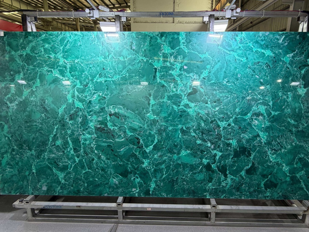 emerald green quartz countertops slabs